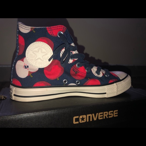 Converse Shoes - Apple print converse